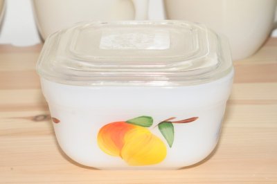 画像1: Fire-King Refrigerator Gay Fad Fruit（フタ付き）