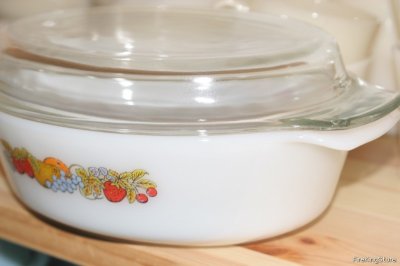 画像1: Fire-King Ovenware Dishフルーツ柄フタ付き（Oval Shape）