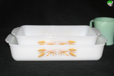 画像1: Fire-King Ovenware Dishウイート柄（L）